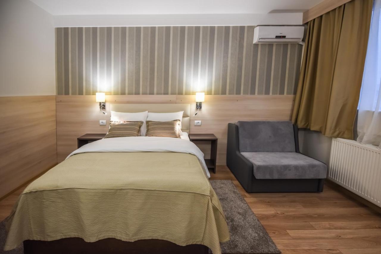 Hotel Pozega Ngoại thất bức ảnh