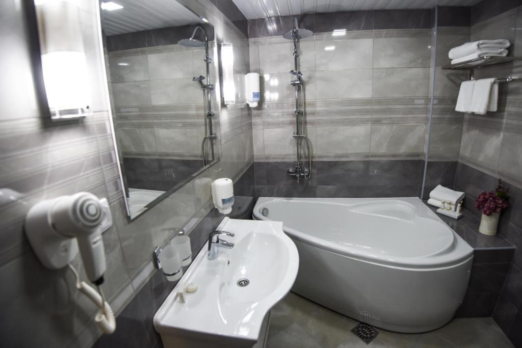 Hotel Pozega Ngoại thất bức ảnh