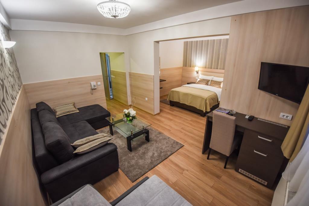 Hotel Pozega Ngoại thất bức ảnh